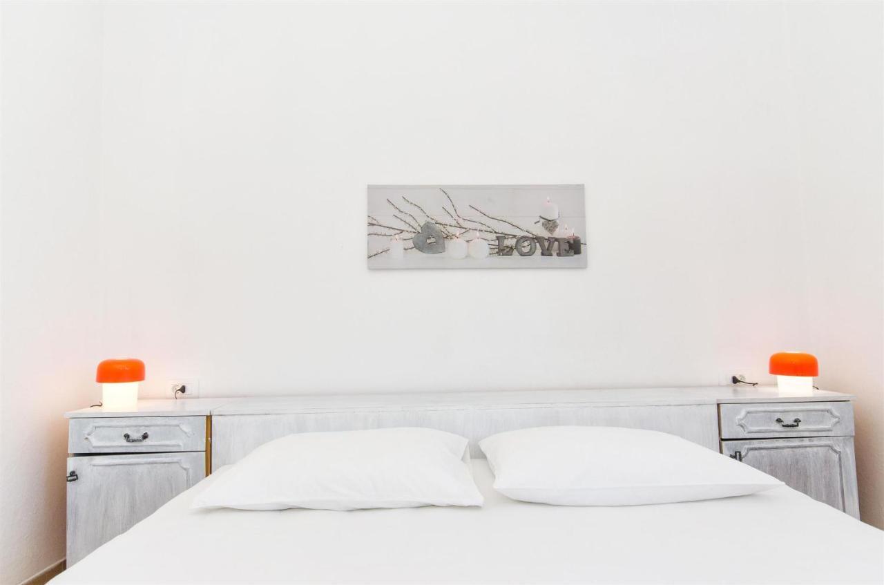 Apartments Paolo Okuklje ภายนอก รูปภาพ